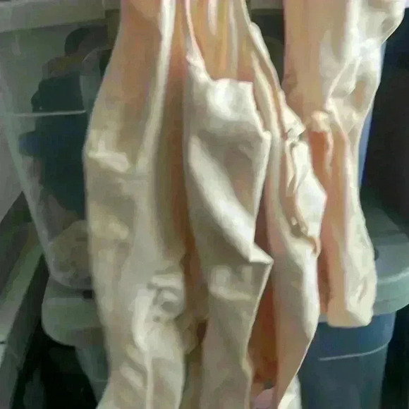 SKIMS- NWOB Sculpting Seamless Mid Thigh Bodysuit - Light nude - Picture 6 of 13